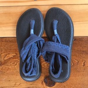 Sanuk Women’s Sandals Size 9